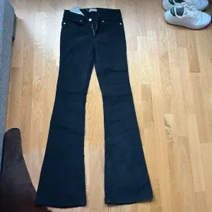 Hunkydory jeans i storlek 26/34. Prislapp kvar. Manchester-tyg