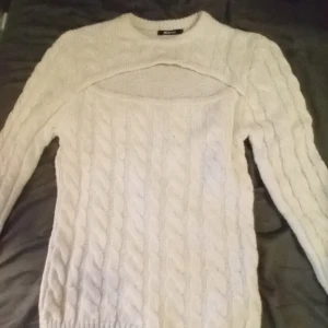 Gina trico tröja aldrig använd  - Helt ny oanvänd tröja från gina  Strl M/L hätte snygg nypris 399 