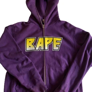 Bape Kiss Purple Zip Up - Size M Oversized  Skitsnygg  Väldigt rare