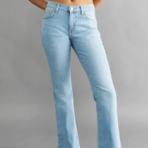 Gina low jeans - Säljer dessa pågrund av att de blivit för stora för mig. Storlek S Från Gina 