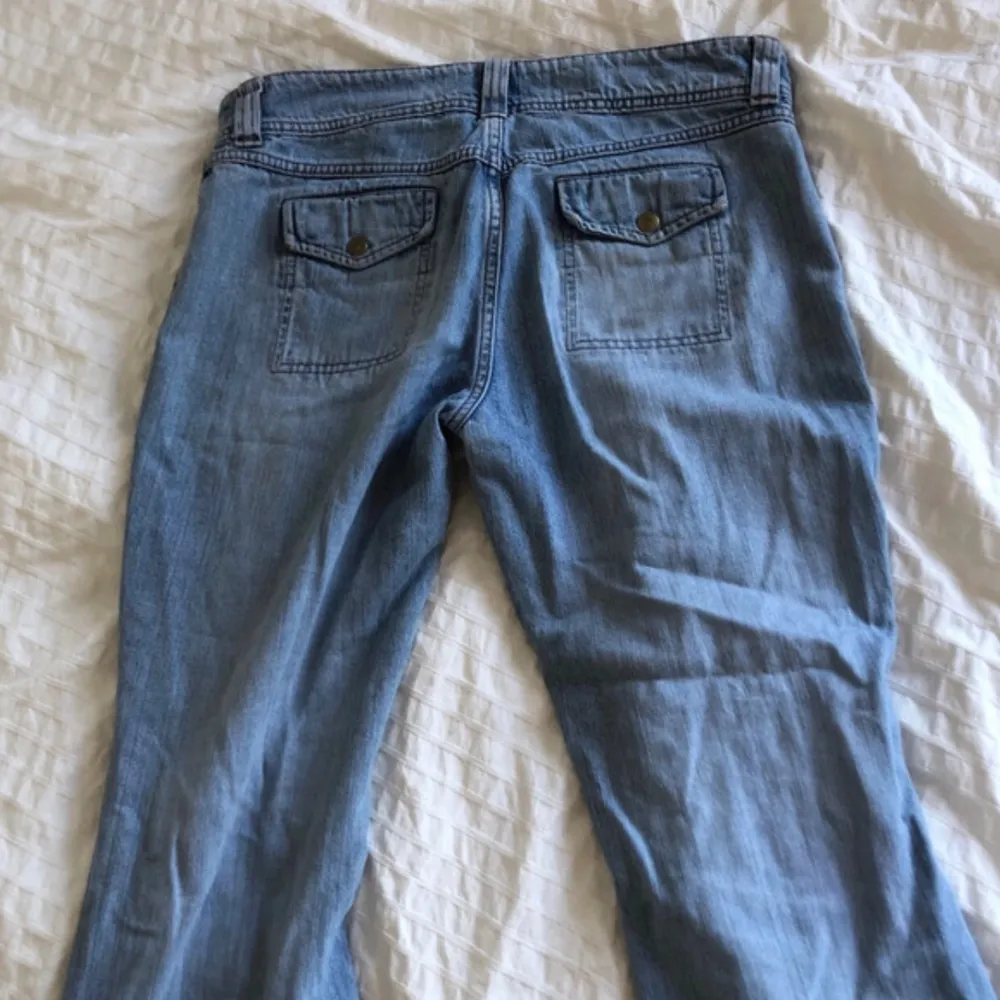 Skitsnygga jeans! Storleken är 42 men skulle säga en 40! ❤️. Jeans & Byxor.