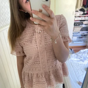 Rosa volang topp  - Jätte söt rosa volang topp!😻❤️kan mötas upp i Stockholm🫶🏻