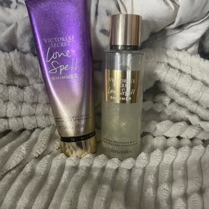 parfym - säljer denna victorias secret bodymist och bodylotion då den aldrig kommer till användning. Köparen står för frakten. pris kan diskuteras.🩷