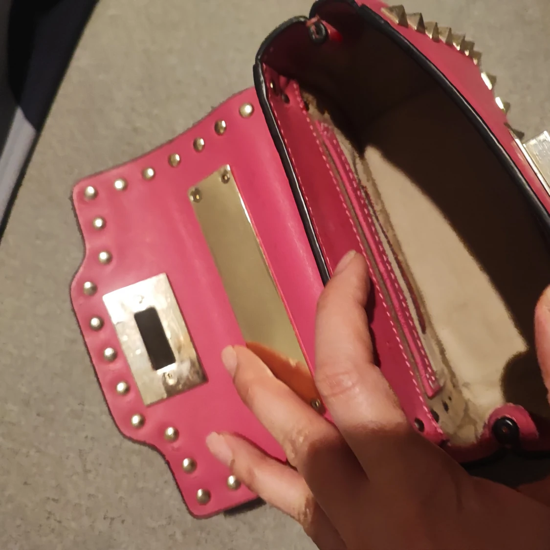 Liten handväska i rosa  - 1