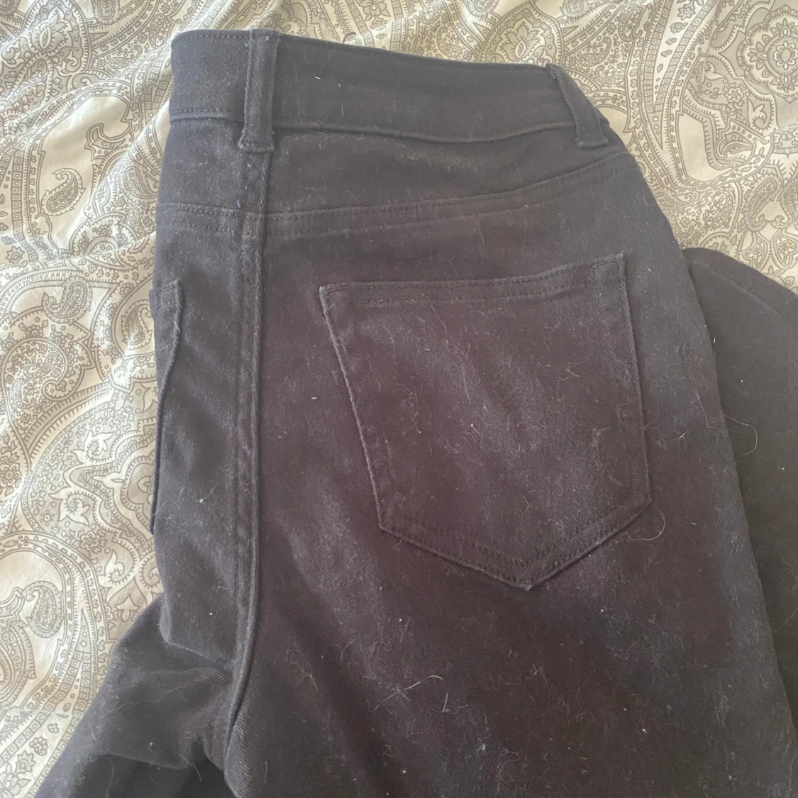 Svarta jeans från H&M - 90