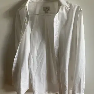 Fin skjorta från Gant ”Good Traveler”  Kvalite kollektion av Gant.  Funkar till kavaj och utan.  