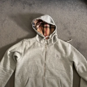 Burberry Zip - Bra skick