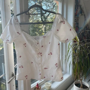 Sommar blus  - Söt blus/topp från Vila i storlek 34!