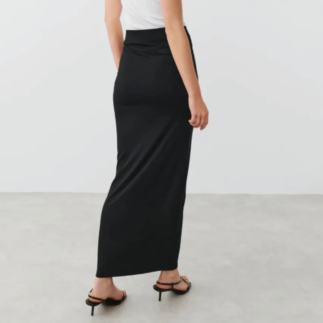 Svart Långkjol soft touch