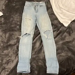Skinny jeans från NA-KD 