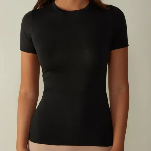 Intimissi t shirt - Svart intimissi t shirt, jätte fin och bra passform! Har endast använd ett par gånger❤️