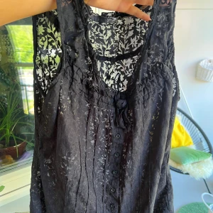 Vintage blus  - Jättefin vintage blus 😍 saknar storlek men passar S-M 😍