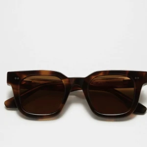 Chimi 04 - Säljer mina fina Chimi glasögon i färgen tortoise. Bra skick, fodral följer med!