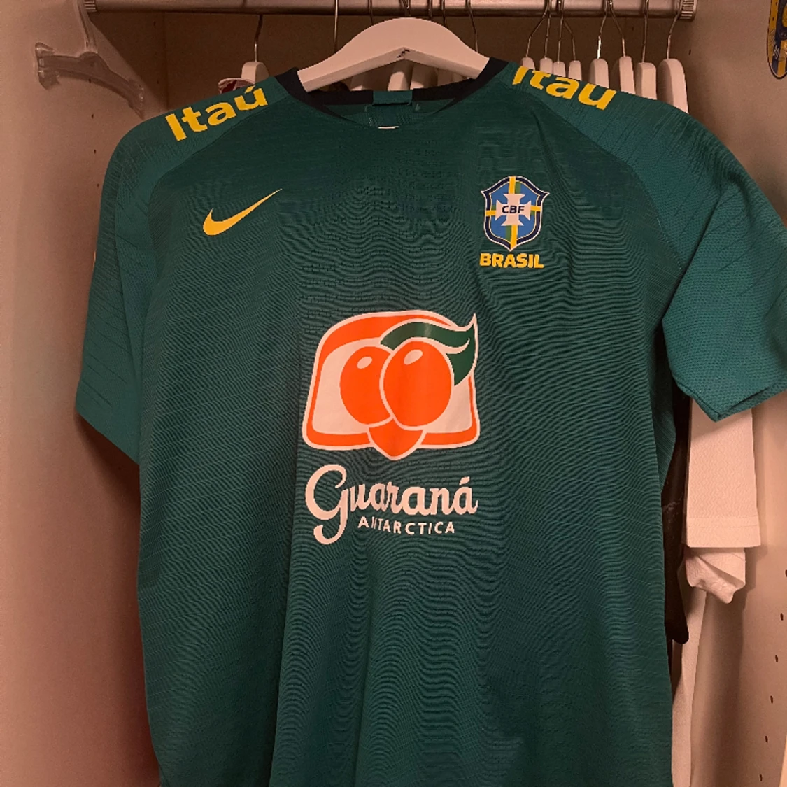 2 St fotbollströjor