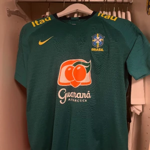 2 St fotbollströjor - 2 St fotbollströjor 