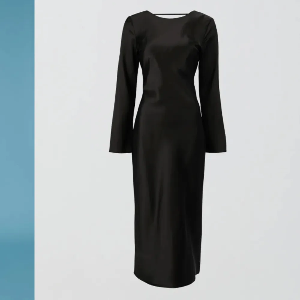 Den trendiga satin klänningen från Gina tricot. Finns längre inte på hemsidan, använd under ett tillfälle. Priset kan diskuteras!💞. Klänningar.