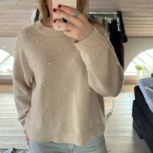 Stickad tröja🤍 - Köpare står för frakten, använd gärna köp nu🩷🩷