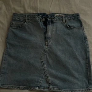 Jeanskjol  - Jeanskjol från Carin Wester, strlk 40. 