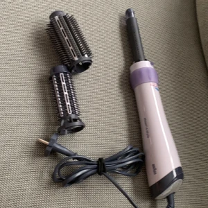 Varmluftsborste - Den är i bra skick bara andvänd några gånger 