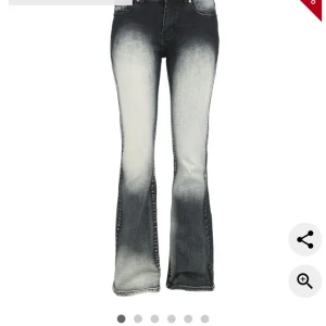 Ascoola jeans  - Säljer mina jeans då de var lite för stora för mig. De är helt i nyskick. Skriv för fler bilder!💞