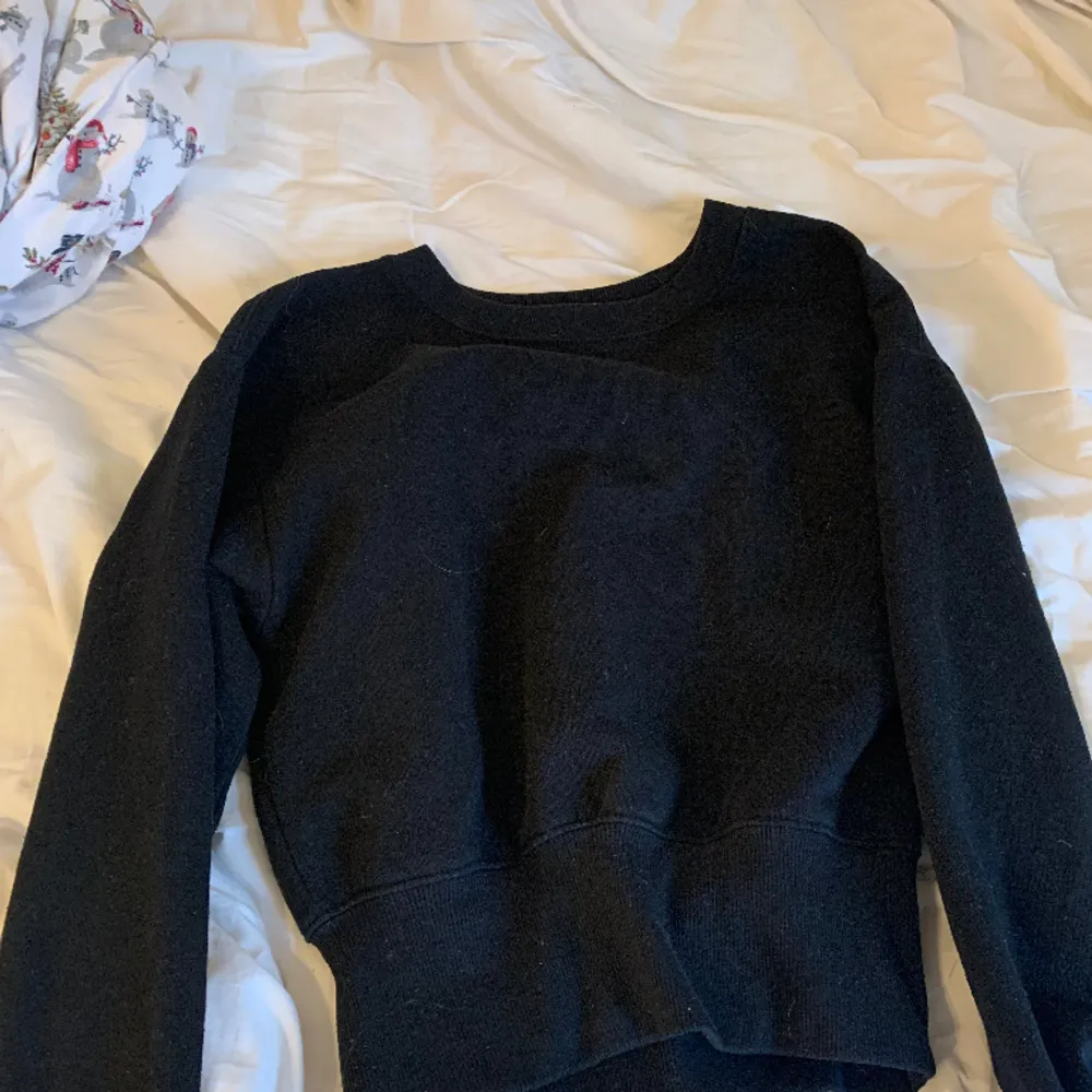 Så snygg vanlig basic sweatshirt från Zara i storlek S. Tröjor & Koftor.