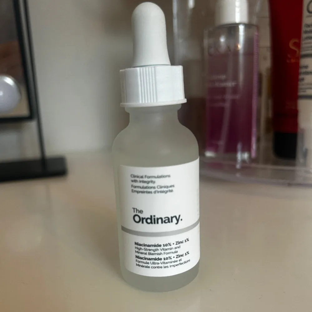 Ett helt oöppnat serum från the ordinary. Kartongen medföljs ej. . Övrigt.