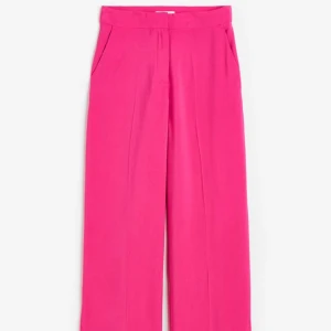 Kostymbyxor med slits - Kostymbyxor med slits, använda 1 gång bara så de är som nya💞 från HM (11415127)