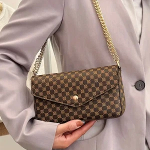 Axelväska - Jättefin axelväska!