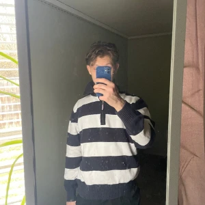 Stickad tröja från gant - Snygg turtleneck tröja från gant, bra kvalité och snygg passform.