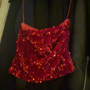 Tubtopp - Säljer denna toppen ifrån Nelly. Endast använd 1 gång. 