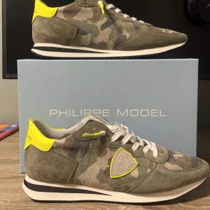 PHILIPPE MODELL TRAINER |  Dm för att diskutera pris🙌🏻 sprillans nya skor. Condition 10/10🙌🏻 Perfekta för våren. Ord pris runt 3000. 