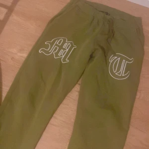 Tuttolente byxor - Säljer också mina byxor då jag har blivit längre😇 som sagt god skick, mycket god. Exakt som den andra!