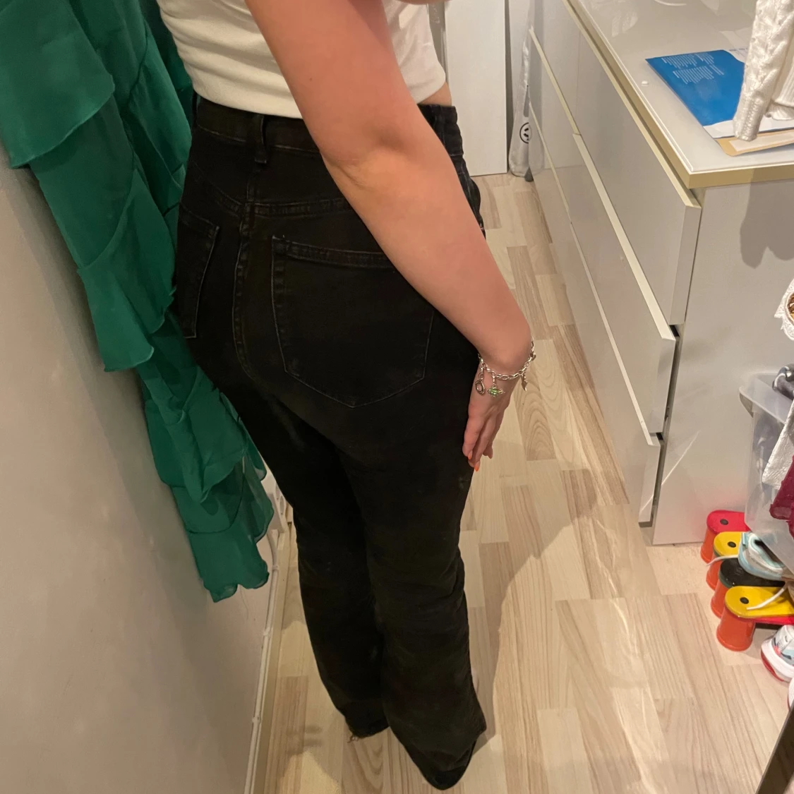 Svarta bootcut jeans - 91