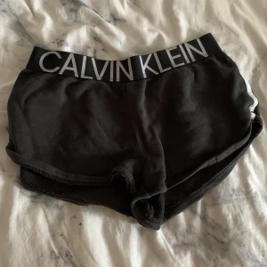 Calvin Klein shorts  - Säljer dessa svarta Calvin Klein short i storlek XS!