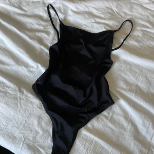 Baddräkt svart hm - Storlek small, använd en gång ☀️