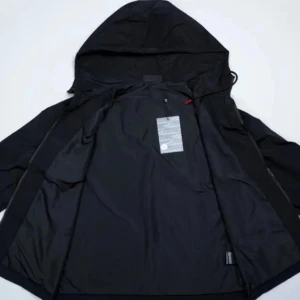 Trapstar stormbreaker - En äkta trapstar stormbreaker jacka. Inga skador. Nyskick. Priset kan diskuteras  Kan också bytas