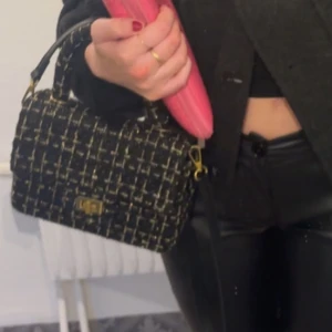 fin väska - säljer min fina väska som inte används längre🥰