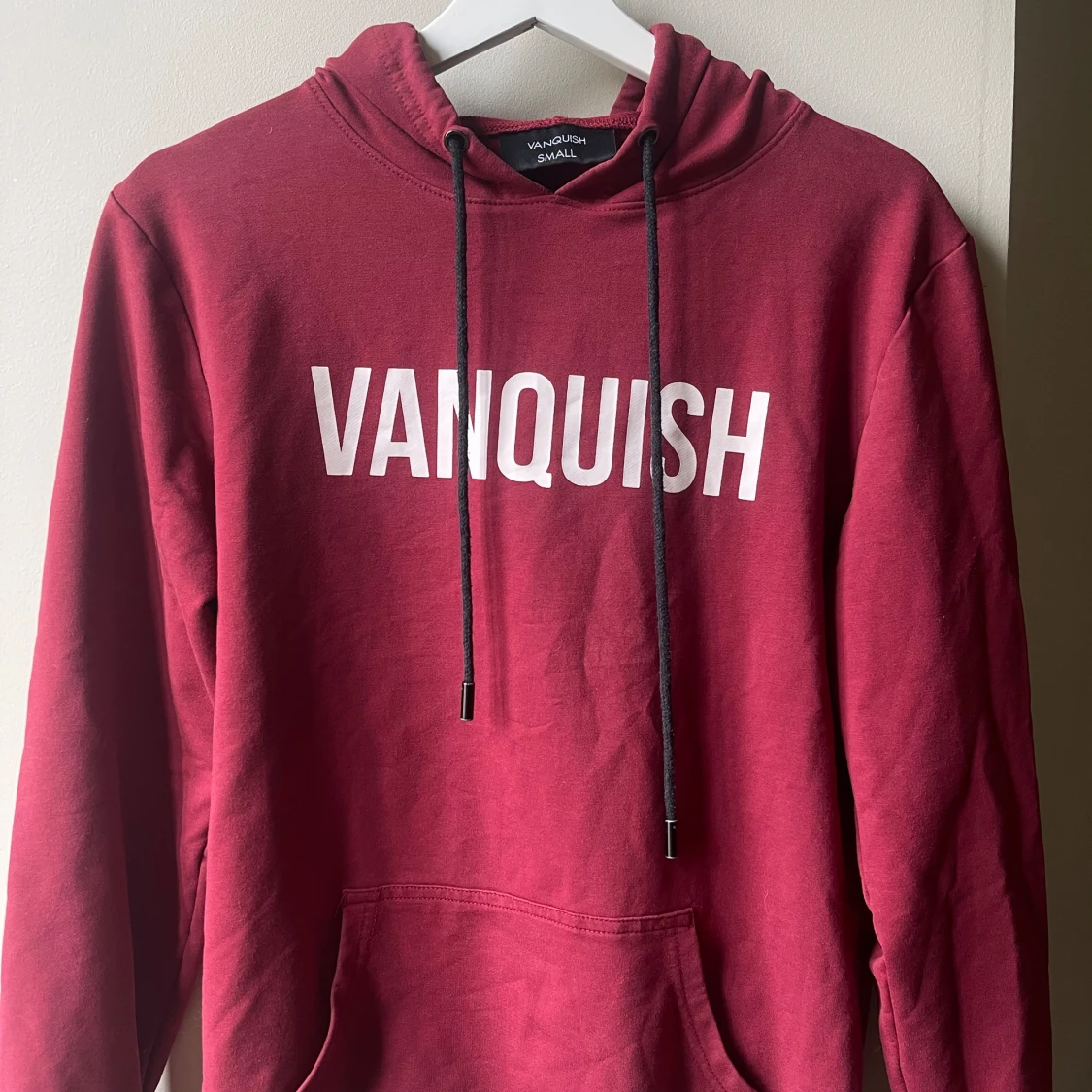 Vanquish Fitness Hoodie (S) vinröd