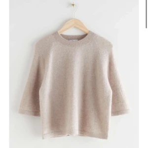 Stickad tröja - Super fin och bra skick, använd fåtal gånger storlek S💕