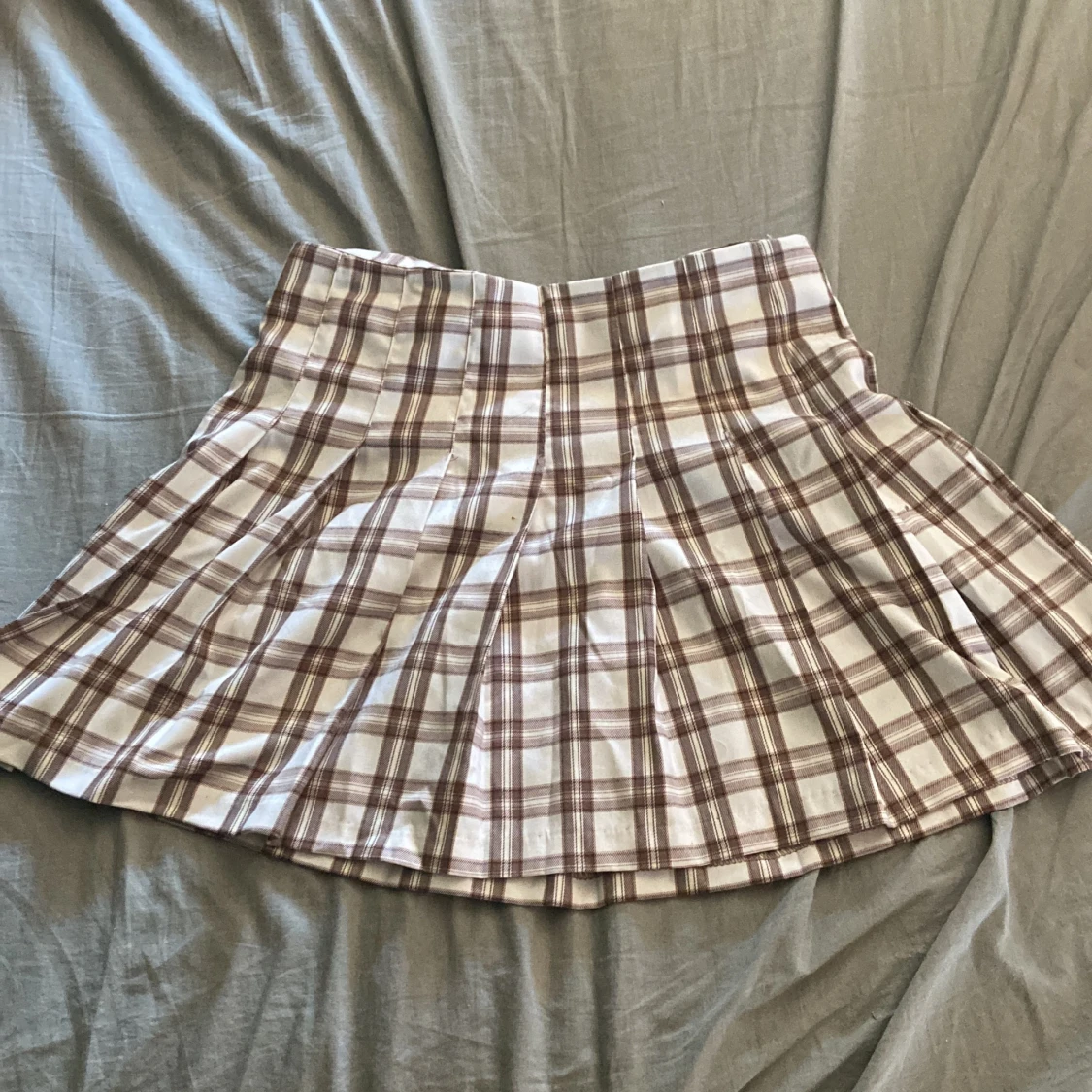 Vit/beige rutig kjol 