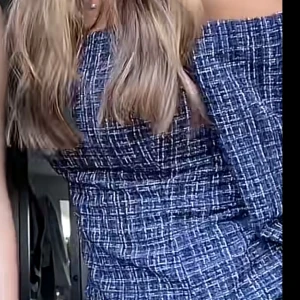 Zara topp - En superfin topp från zara som köptes förra året, dragkedja på sidan. Använd ca 2 gånger och inga defekter.Nypris 300 och säljer för halva priset. Superskön och jättesnygg❤️ första bilden är lånad❤️