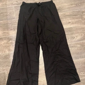 Linnebyxor - Helt nya med prislapp 