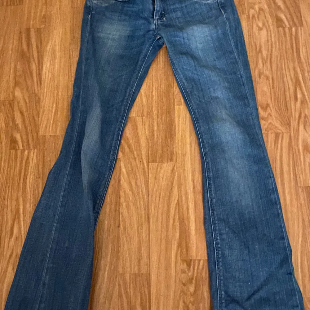 Bootcut jeans st w25 är 159 lång. Jeans & Byxor.