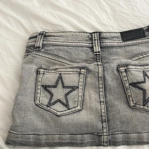Lowwaist jeanskjol - Bra skick! Barnstorlek 152 men passar med som vanligtvis bär XS/S och är 170cm💕