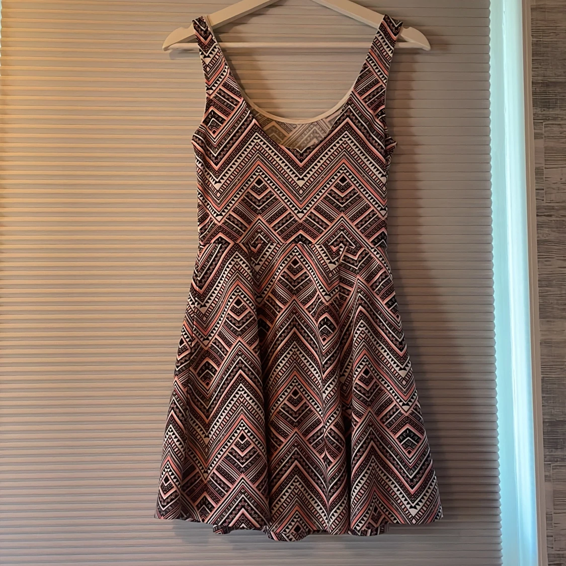 Mönstrad klänning  - 90