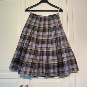 Rutig lång plaid kjol - Rutig lång mormorskjol 