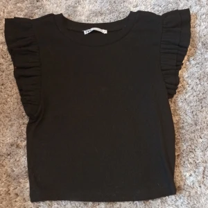 Volang top - Super fin volang top från zara!! Endast använd 1 gång