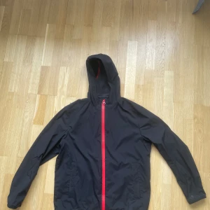 Hugo boss jacka - Hugo boss jacka i storlek Large. Fint skick