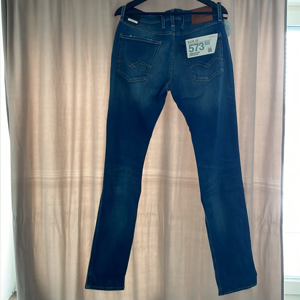 Färg: Blå Strlk: 31 (Slim fit)  Replay Jeans 573  Nypris: 1000 (aldrig använda) . Jeans & Byxor.