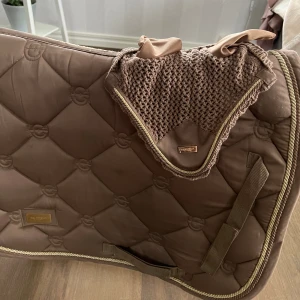 Dressyr schabrak set - Schabraket är i cob och huvan är i ponny